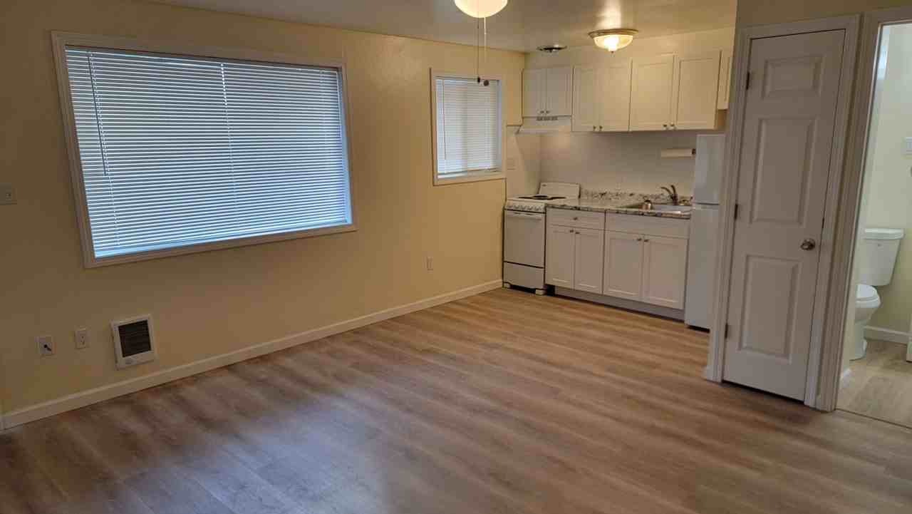 320 J St - Photo 5 of 23