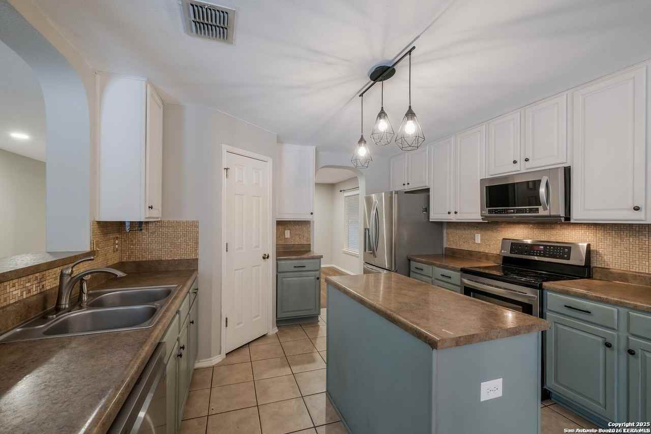 15234 Redbird Mnr #1 - Photo 6 of 16