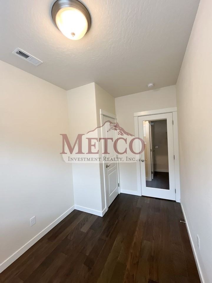 32902 E Mckenzie St - Photo 6 of 23
