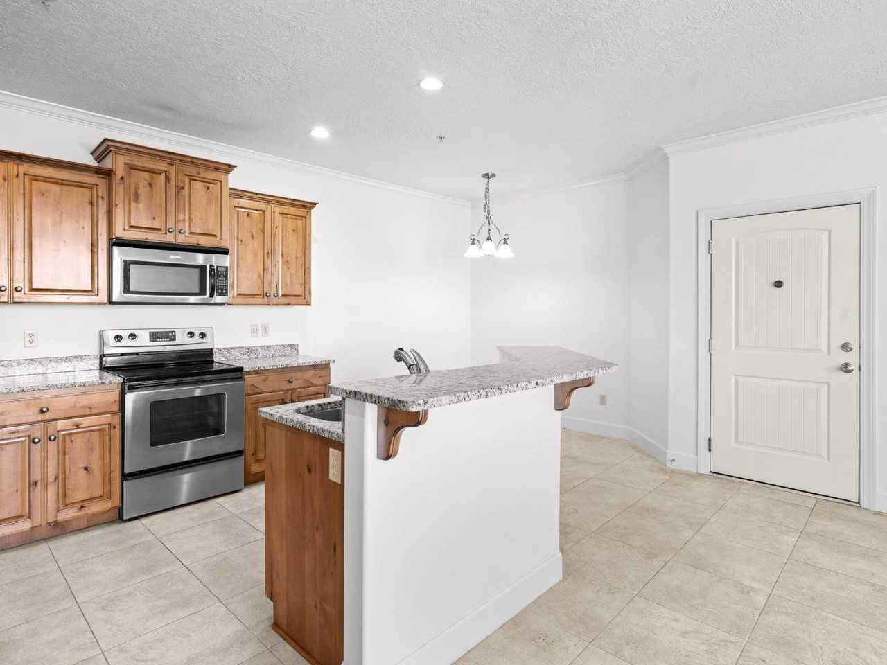 947 W 1010 N - Photo 4 of 29