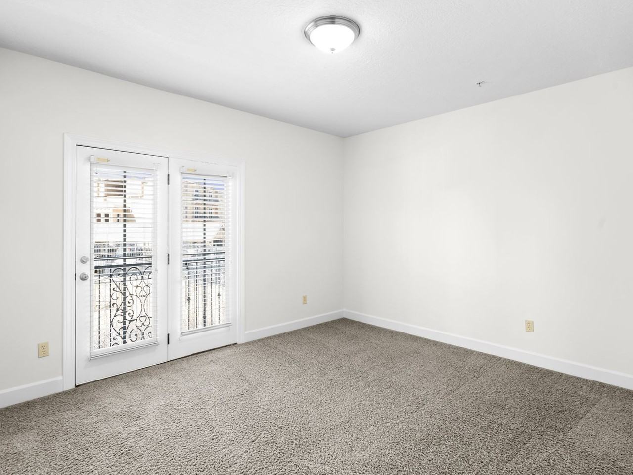 947 W 1010 N - Photo 7 of 29