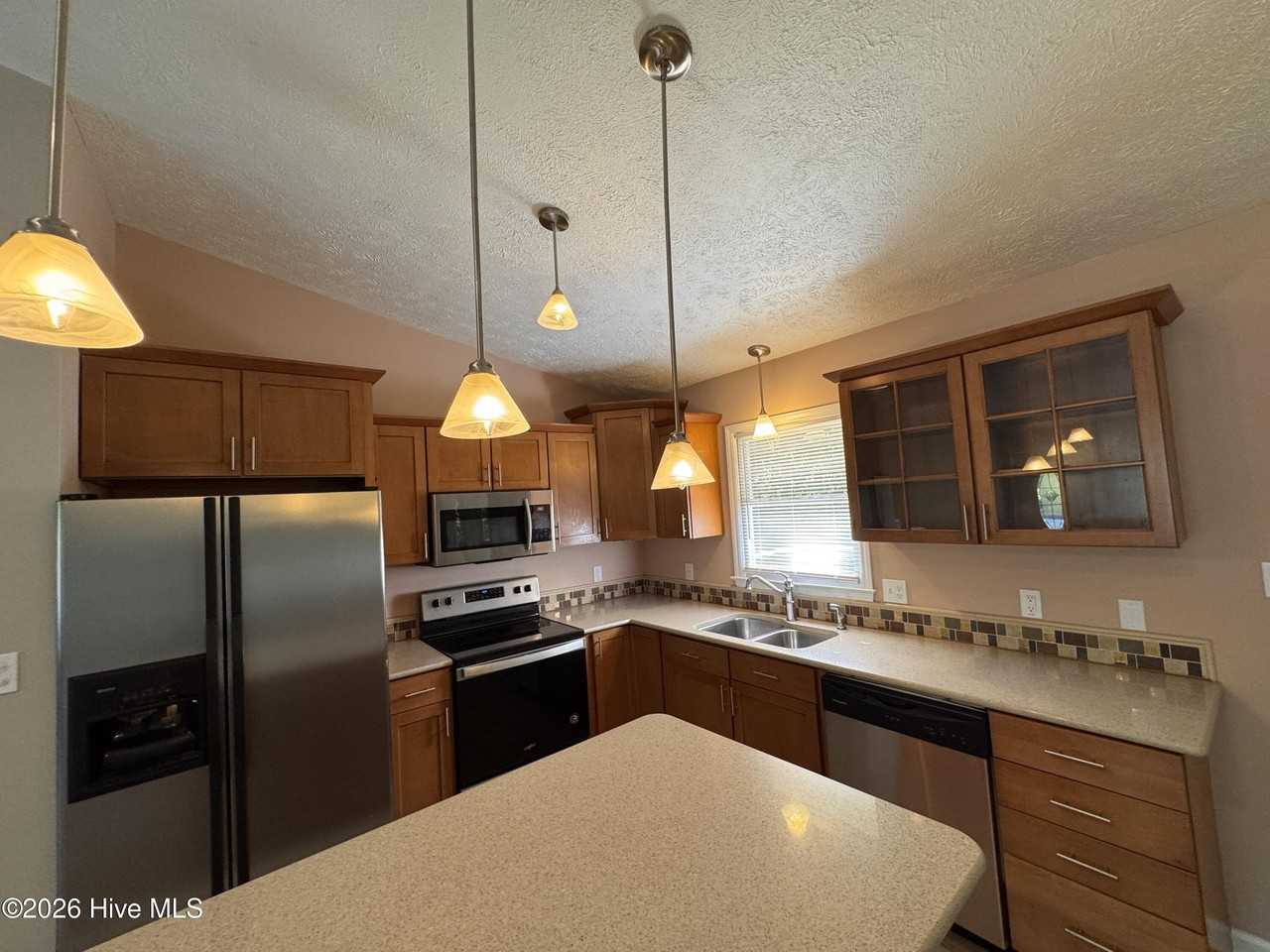 407 Hickory St #UP - Photo 5 of 15