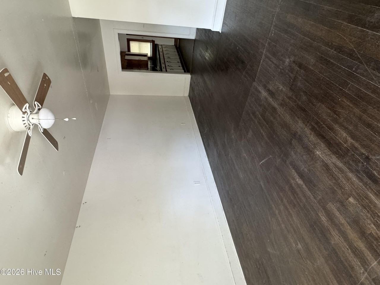 607 E 4th St - Photo 2 of 11