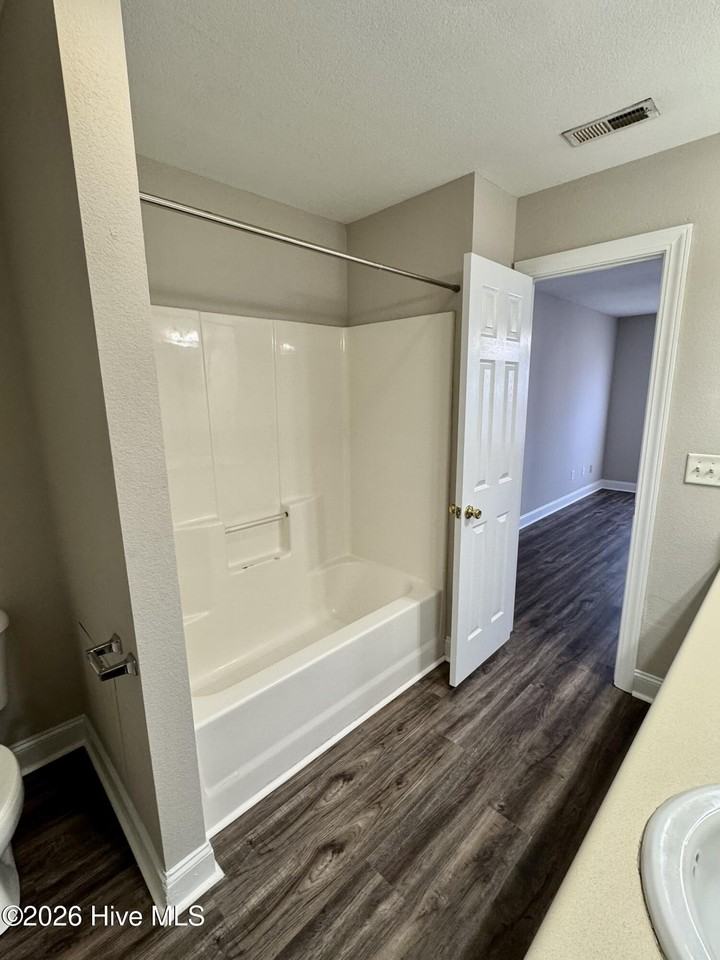 1136 Nicklaus Dr #B - Photo 7 of 15