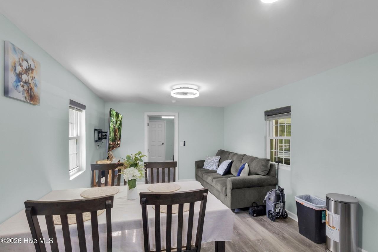 270 Territorial Rd - Photo 4 of 29