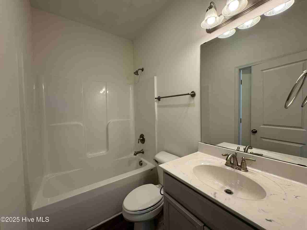 61 Dresser Ln - Photo 7 of 17