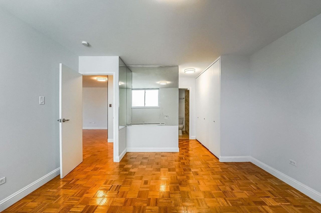 1111 Ash St - Photo 3 of 25