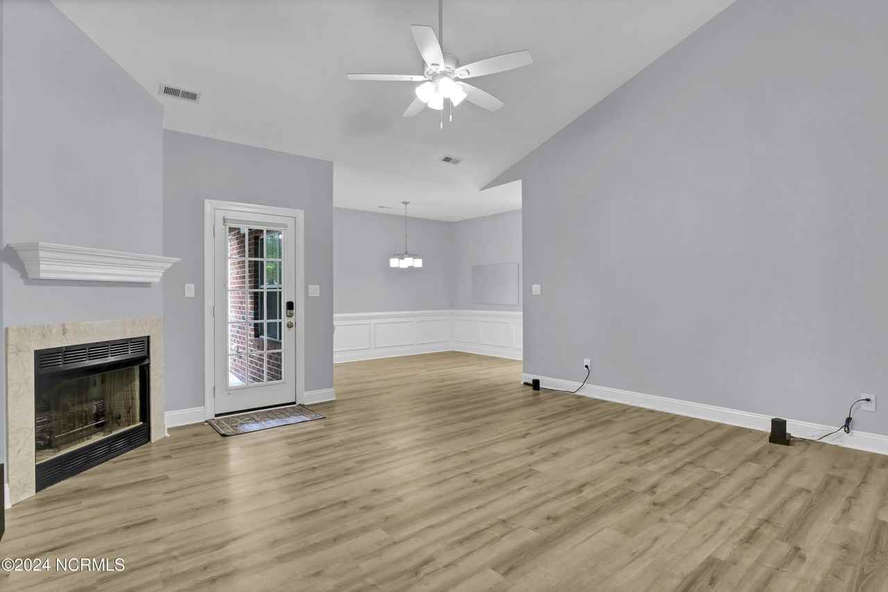 3006 Rachel Pl - Photo 5 of 30