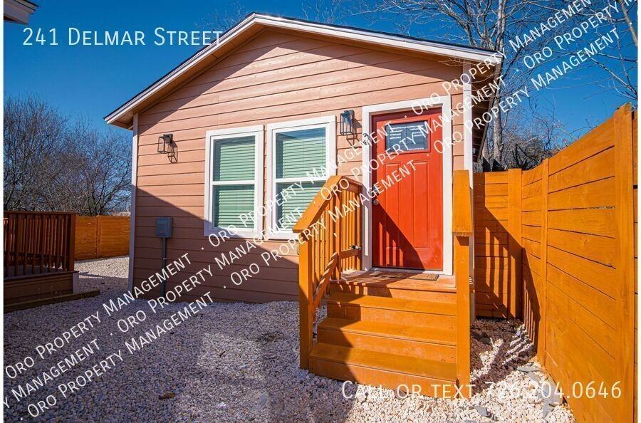 241 Delmar St - Photo 2 of 13