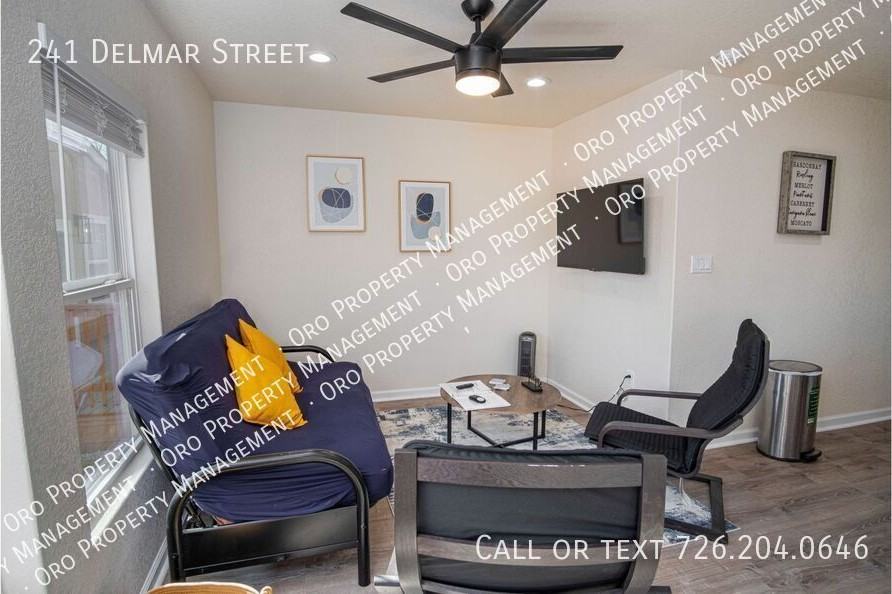 241 Delmar St - Photo 3 of 13