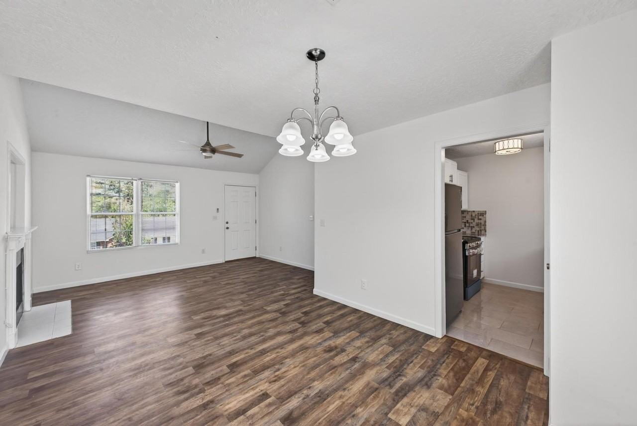 2812 Bennington Dr - Photo 5 of 17