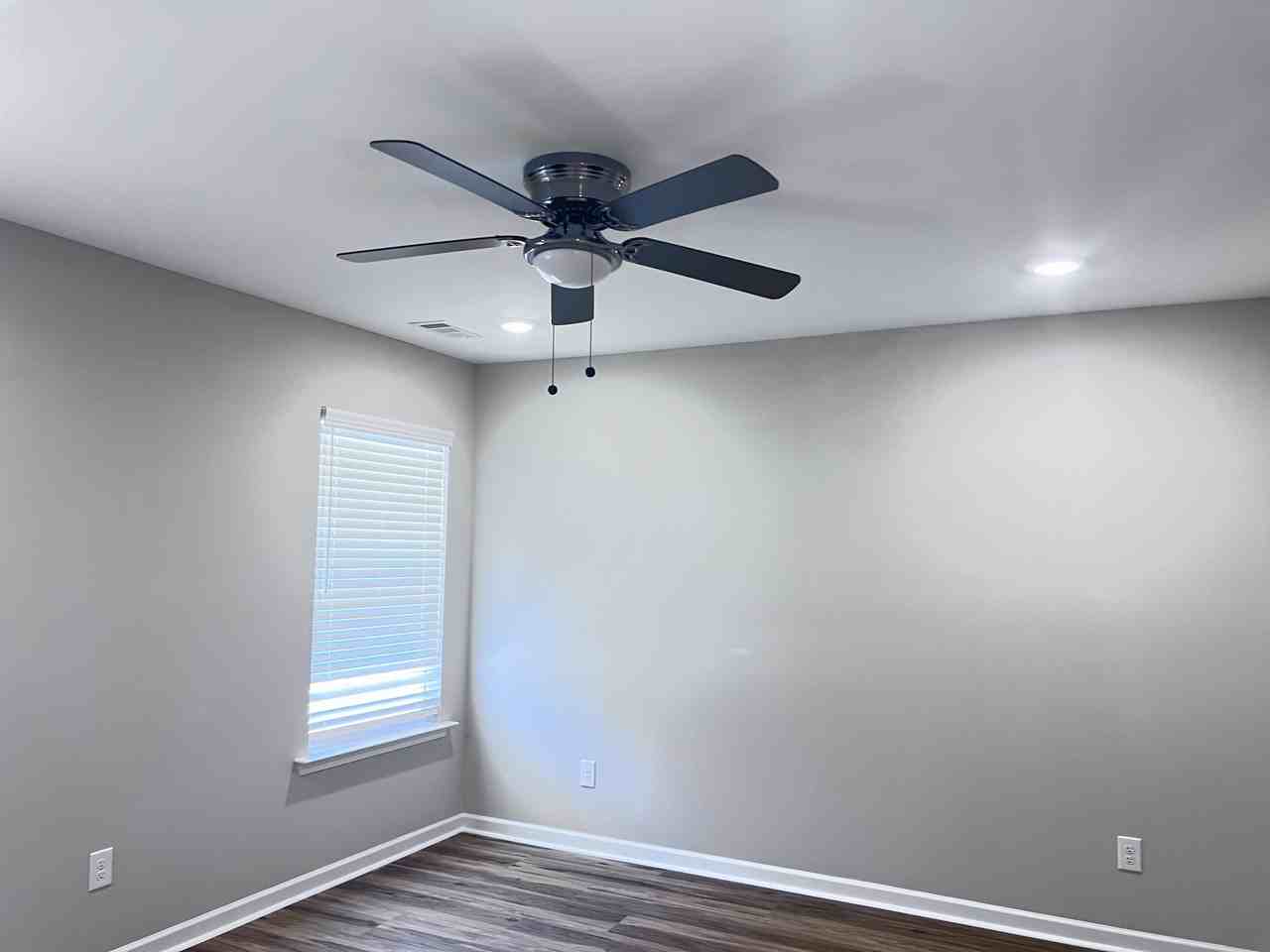 631 Clary St - Photo 5 of 8