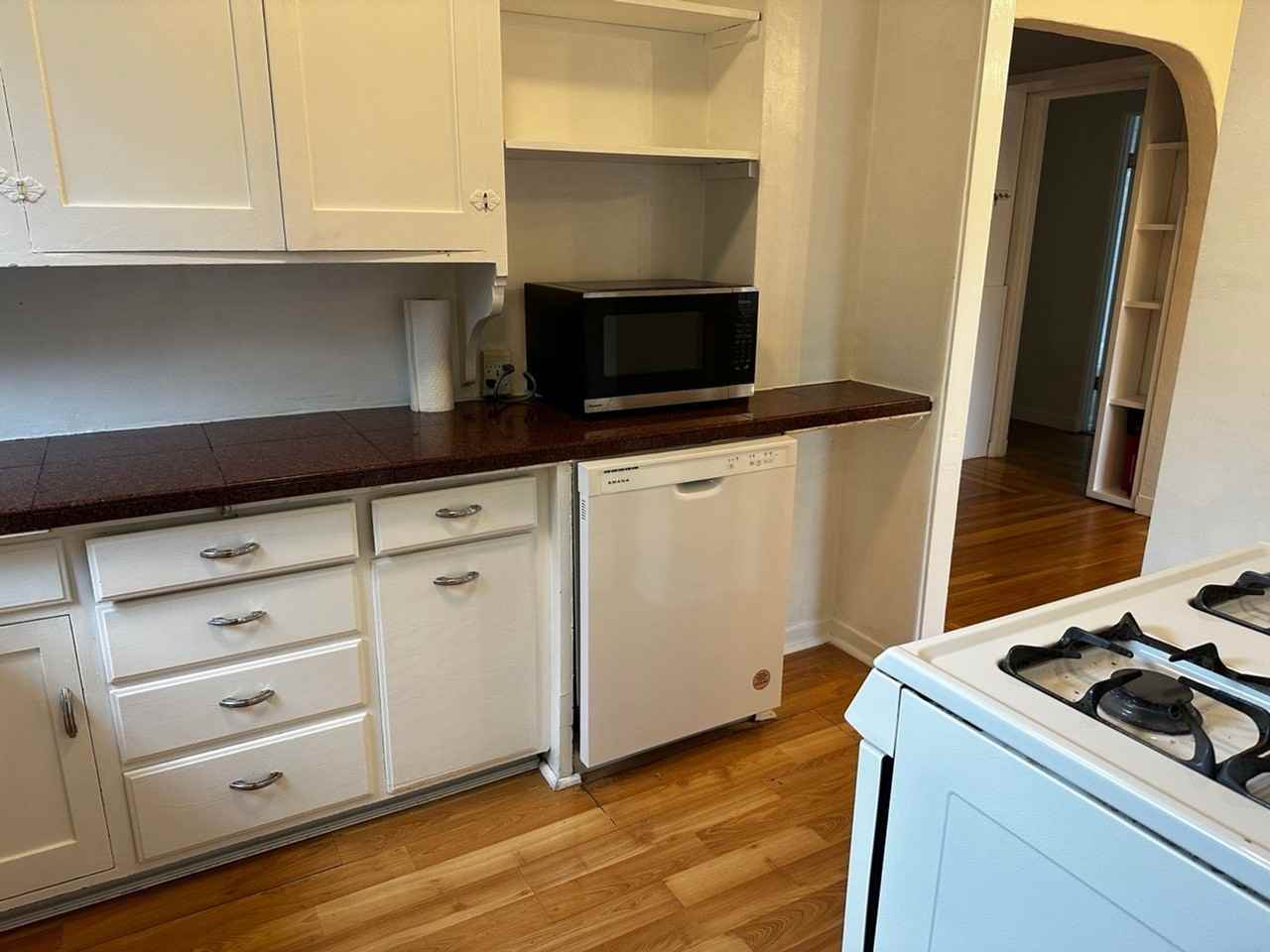 454 Washington St - Photo 6 of 9