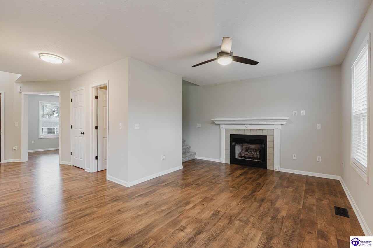 212 Berkshire Ave - Photo 4 of 39