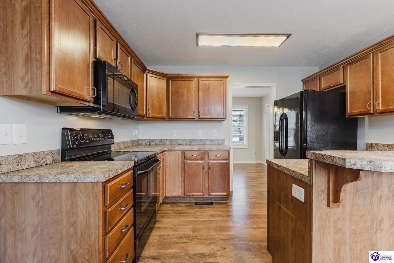 212 Berkshire Ave - Photo 5 of 39