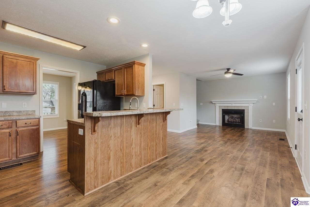 212 Berkshire Ave - Photo 6 of 39