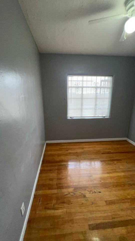 2534 La Veta Dr Ne - Photo 6 of 8