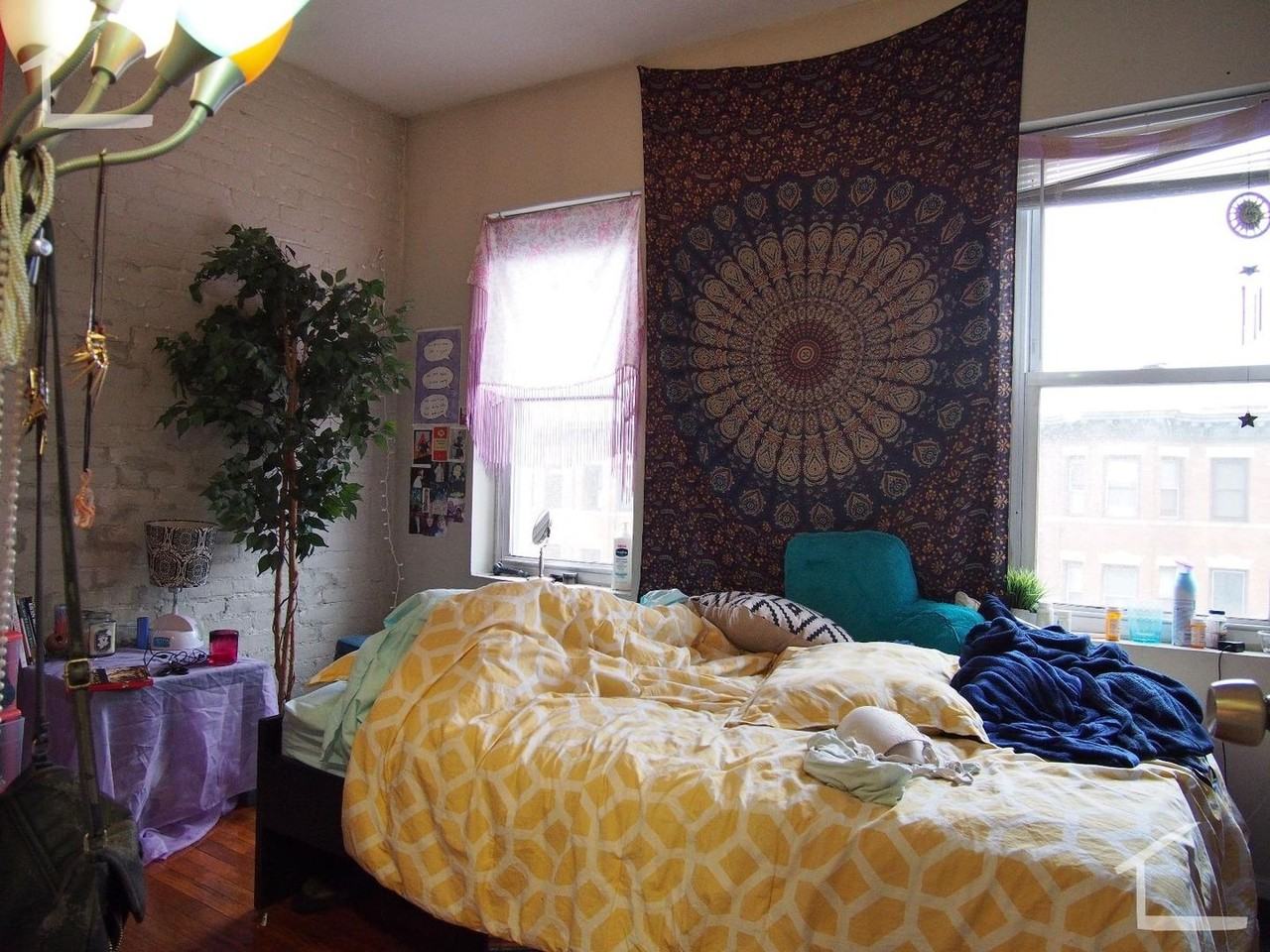 883 Huntington Ave - Photo 4 of 16