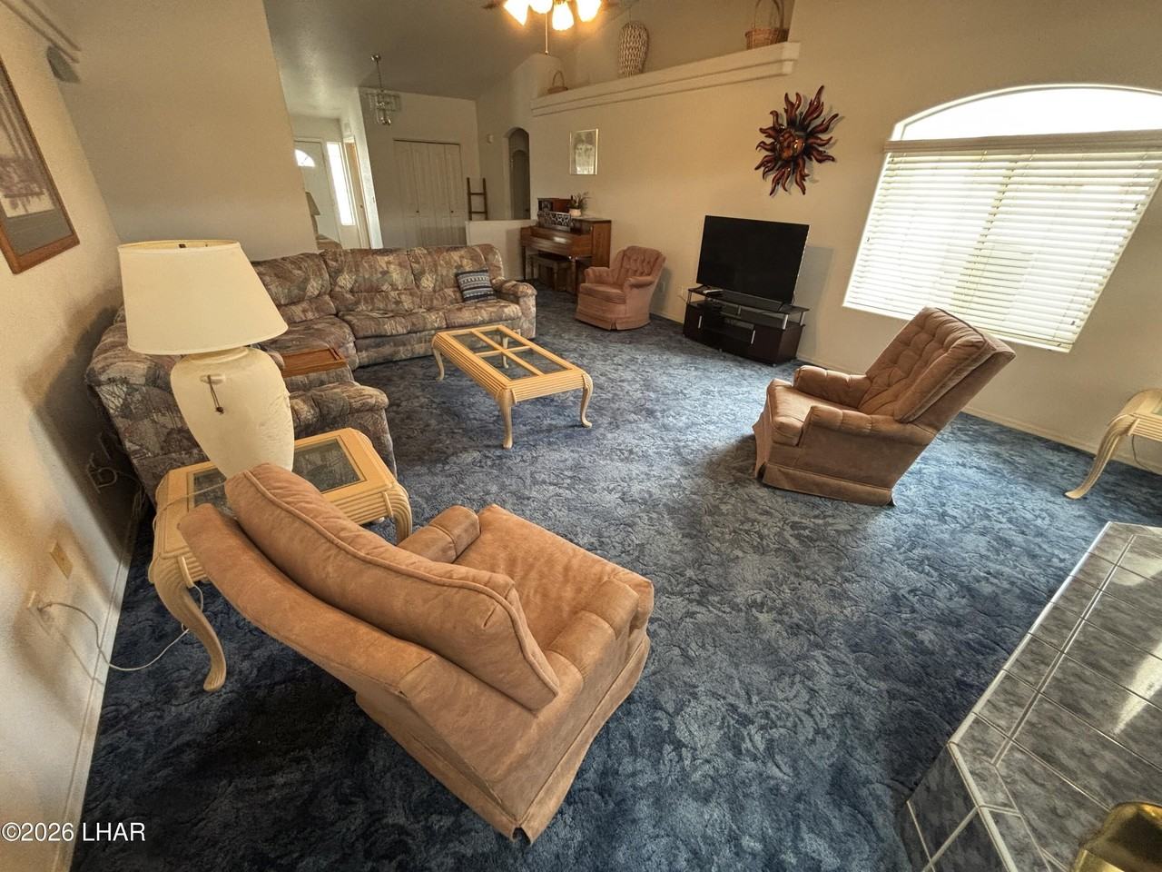 1210 Palmas Dr - Photo 4 of 32