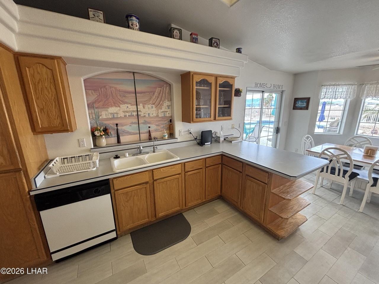 1210 Palmas Dr - Photo 6 of 32