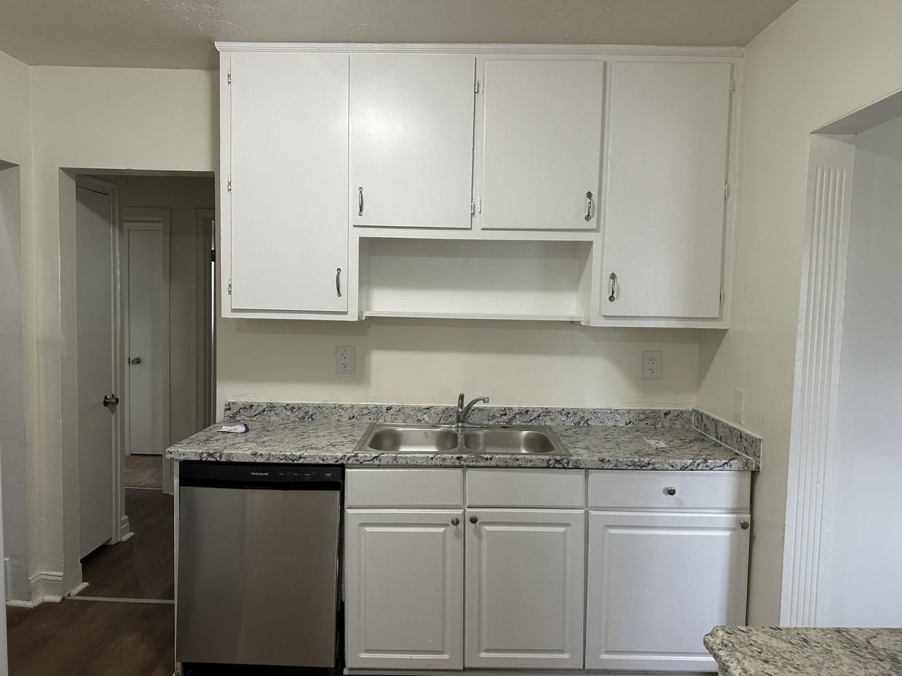 511 Park View Ave - Photo 5 of 12