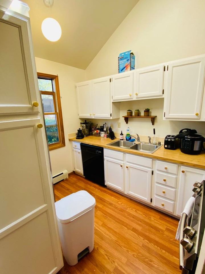 3129 Bell Dr - Photo 3 of 21