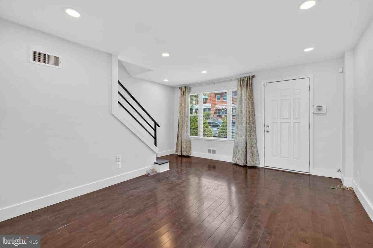 2218 16th St Ne - Photo 2 of 20