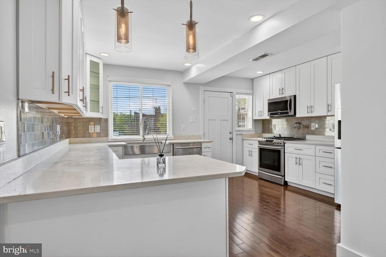 2218 16th St Ne - Photo 4 of 20