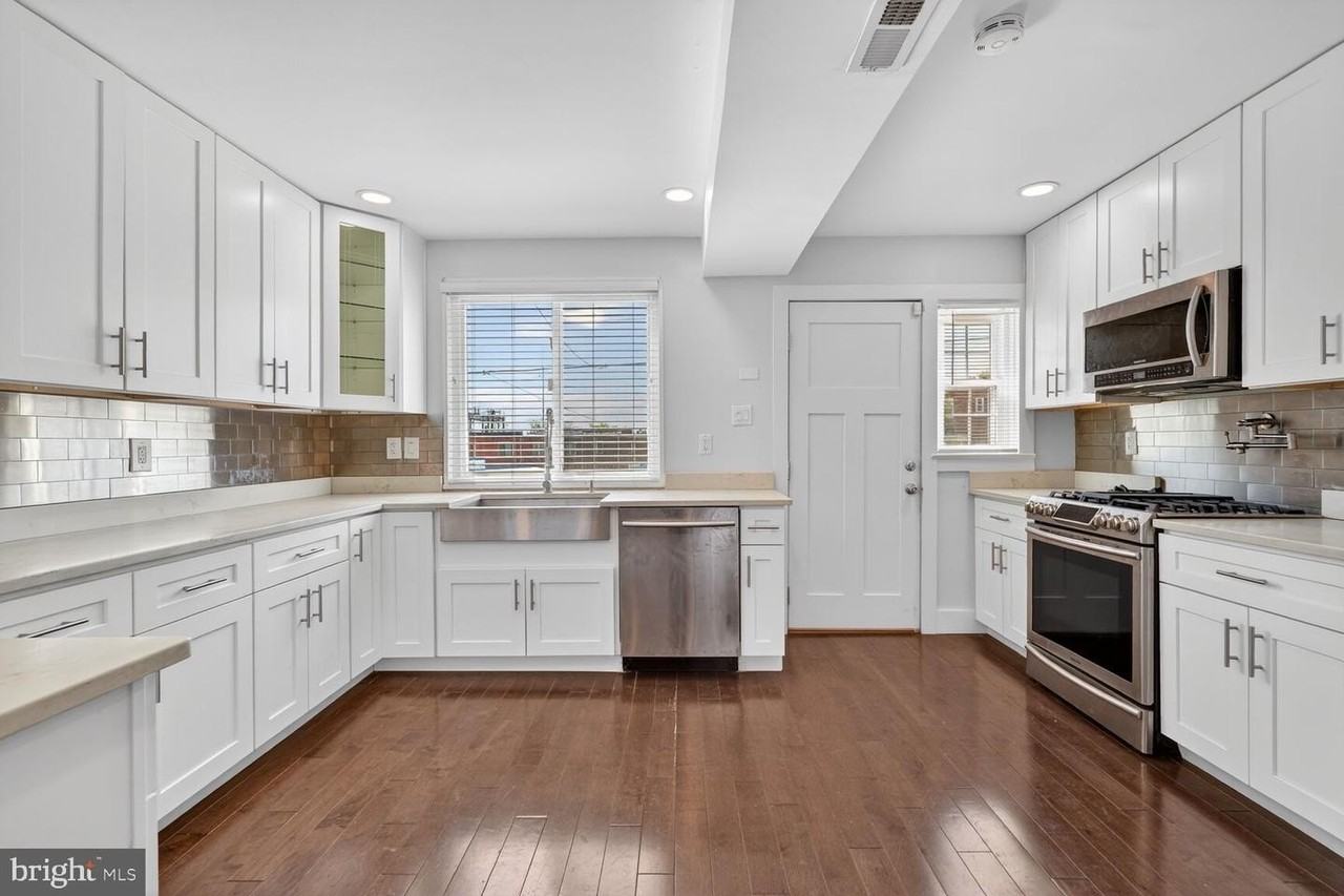 2218 16th St Ne - Photo 5 of 20