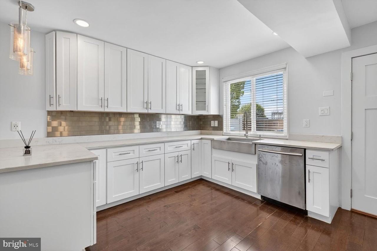 2218 16th St Ne - Photo 6 of 20