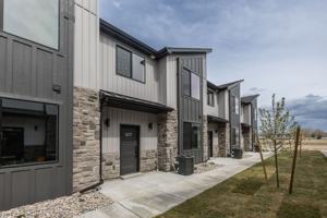 featured image of 697 Curlew Dr