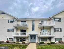 featured image of 13 Warren Lodge Ct