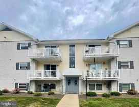 13 Warren Lodge Ct - Photo 1 of 1