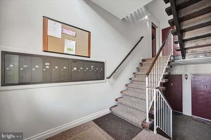 13 Warren Lodge Ct - Photo 5 of 23