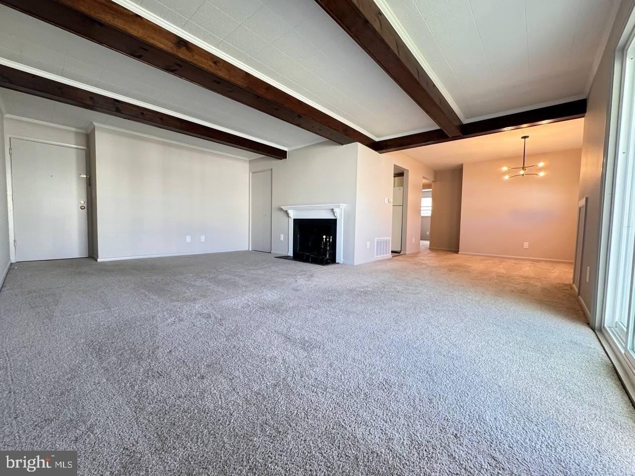 13 Warren Lodge Ct - Photo 7 of 23