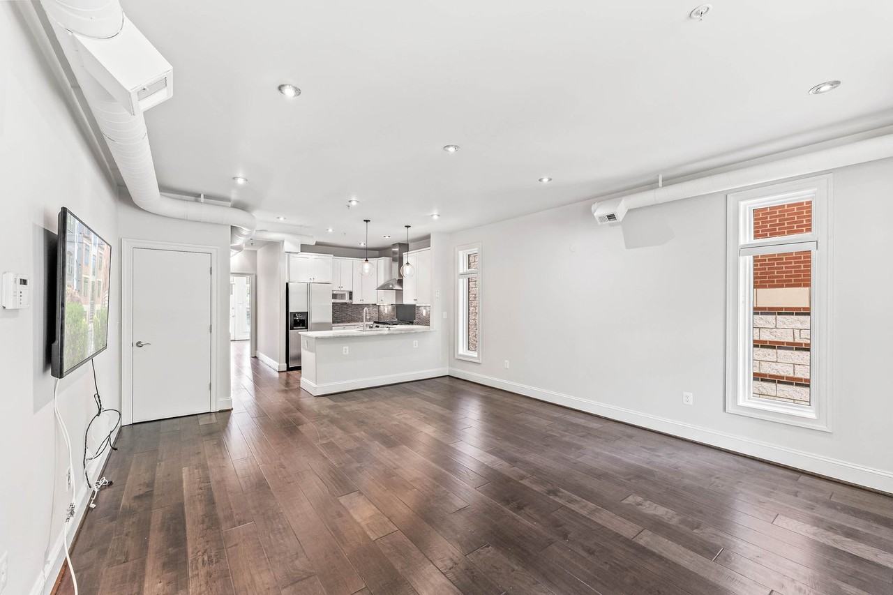 2111 11th St Nw #4 - Photo 6 of 35