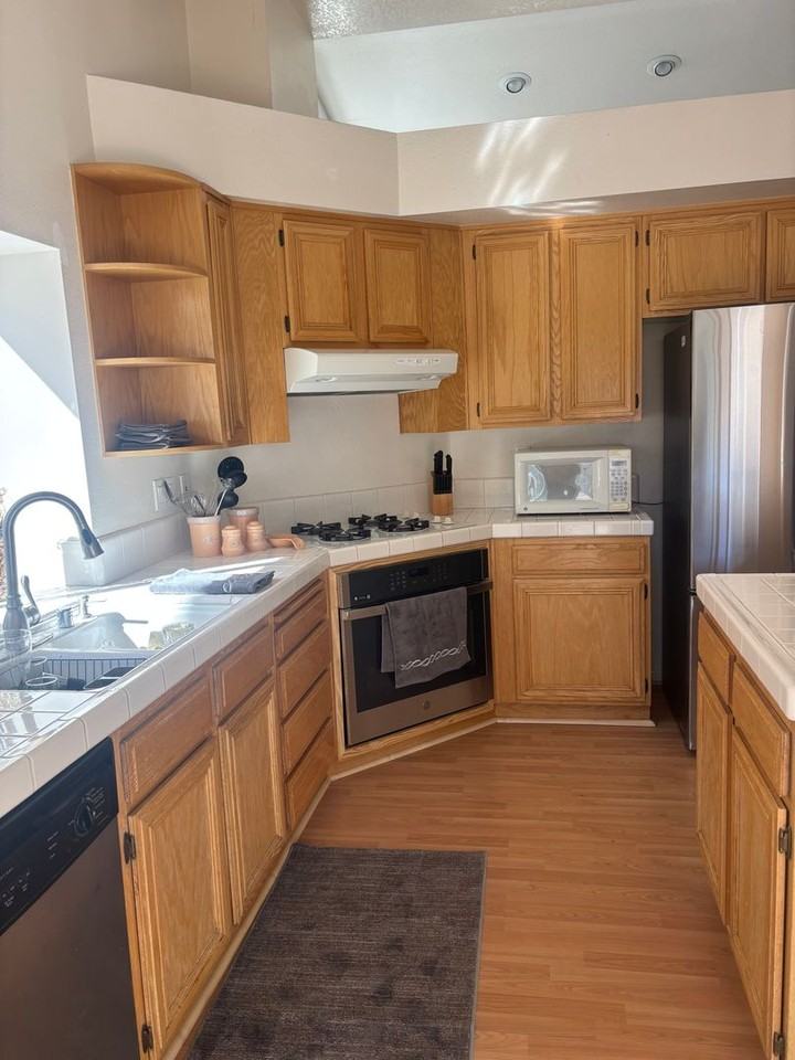 12481 Pacoima Rd - Photo 2 of 19