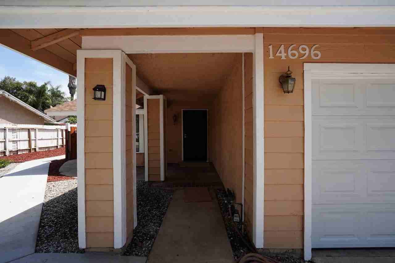 14696 Joshua Tree Ave - Photo 3 of 35