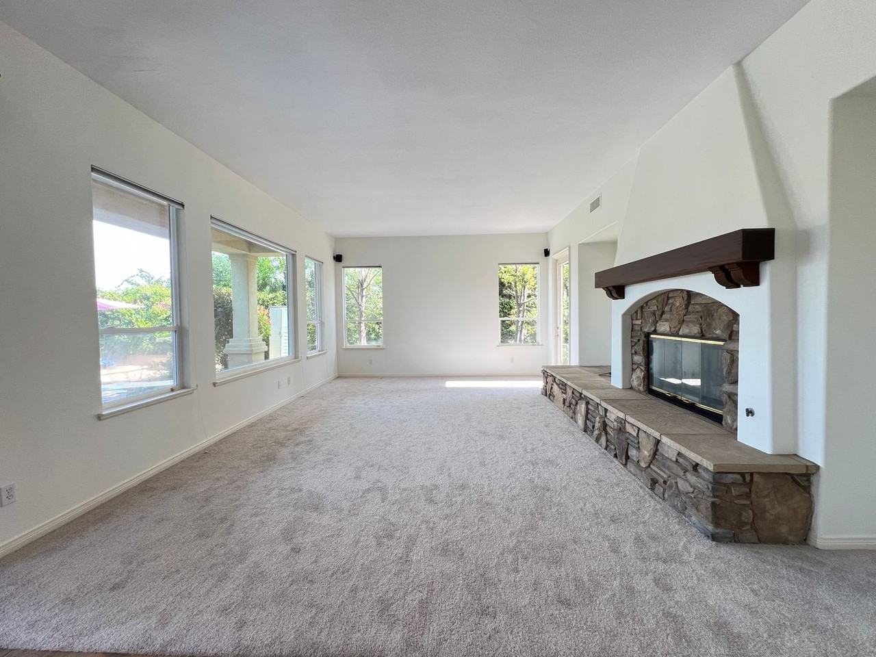 15 Sunningdale - Photo 4 of 38