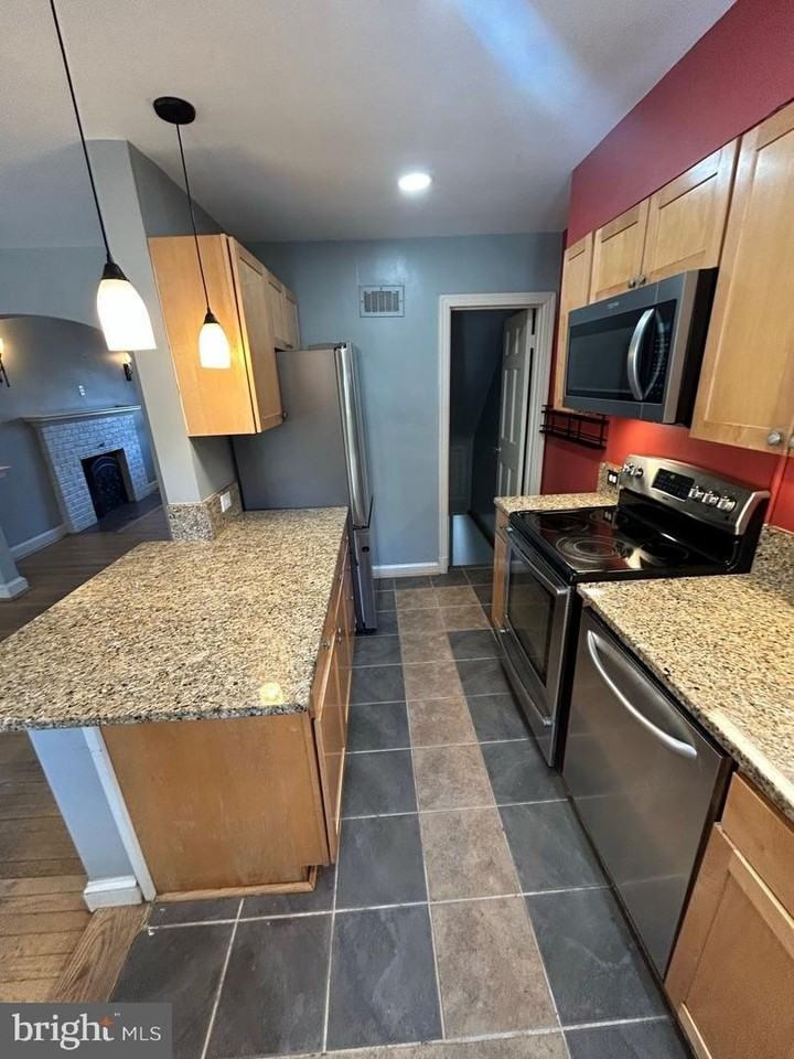 1320 Michigan Ave - Photo 4 of 12