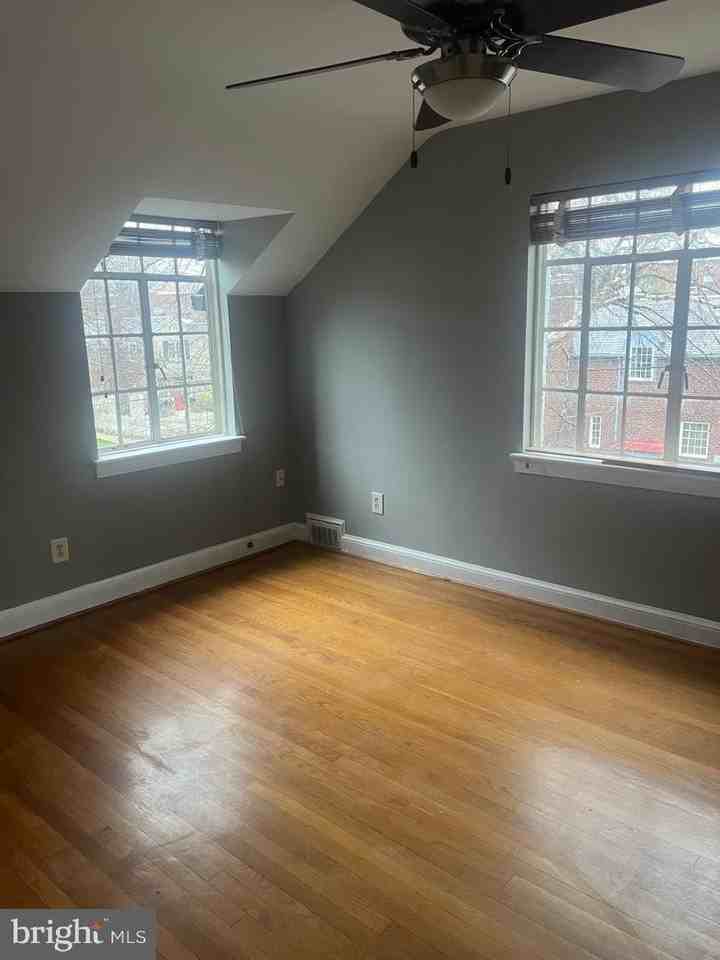 1320 Michigan Ave - Photo 6 of 12