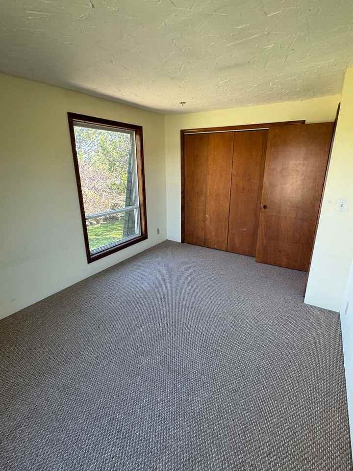 225 Mission View Dr - Photo 4 of 37