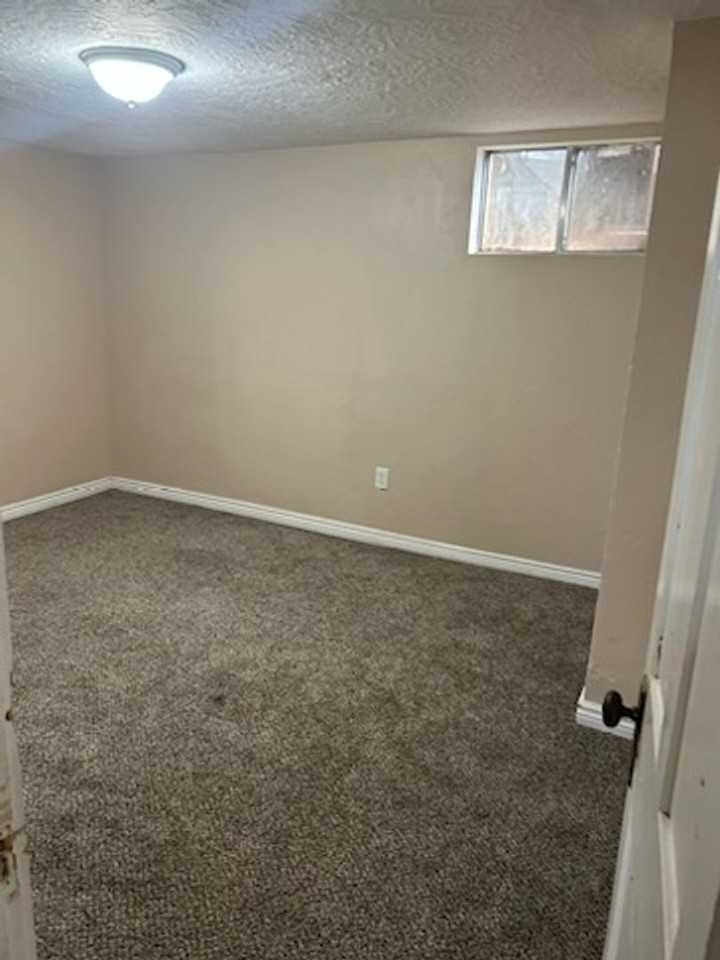 42 S 400 E #B - Photo 6 of 7