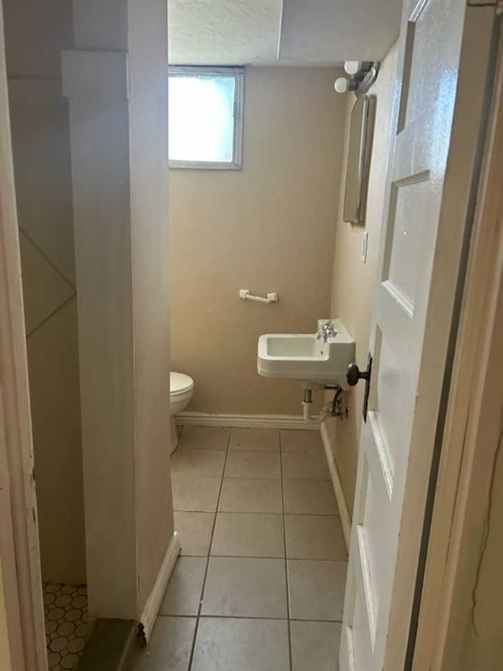 42 S 400 E #B - Photo 7 of 7