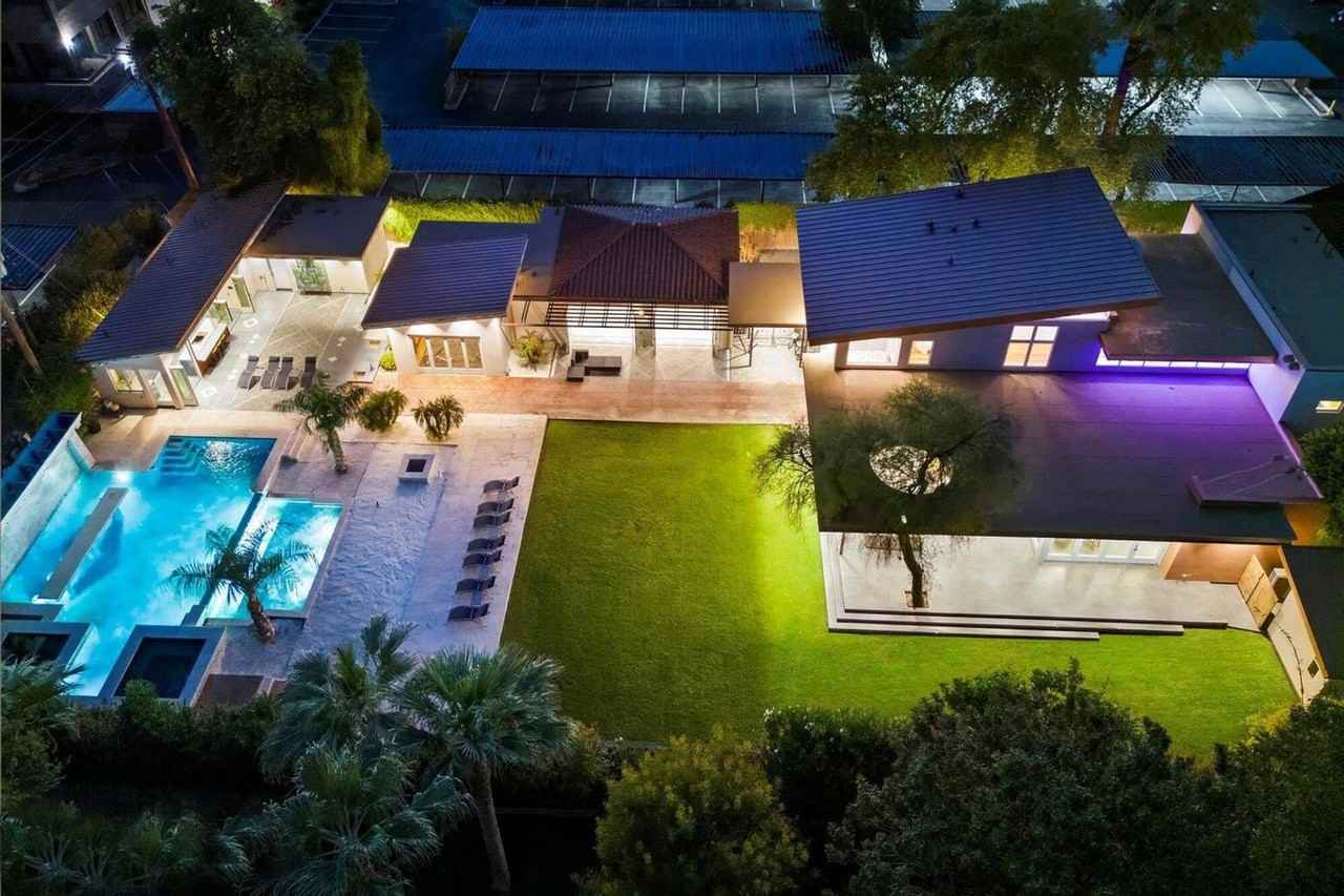 341 E Monte Vista Rd - Photo 2 of 50