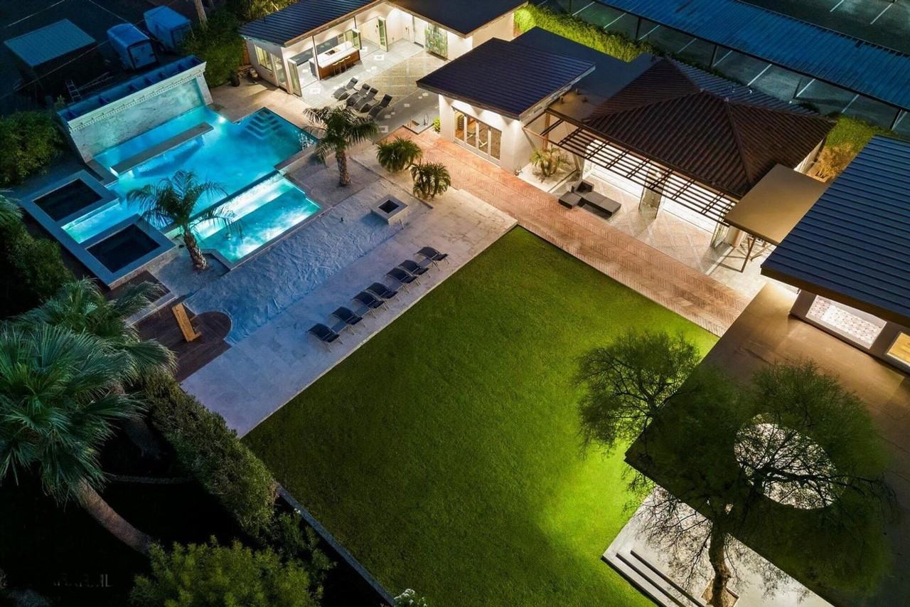 341 E Monte Vista Rd - Photo 3 of 50