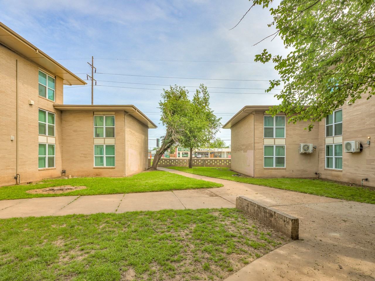 Hillcrest Apartments Model Units - Photo 4 of 35