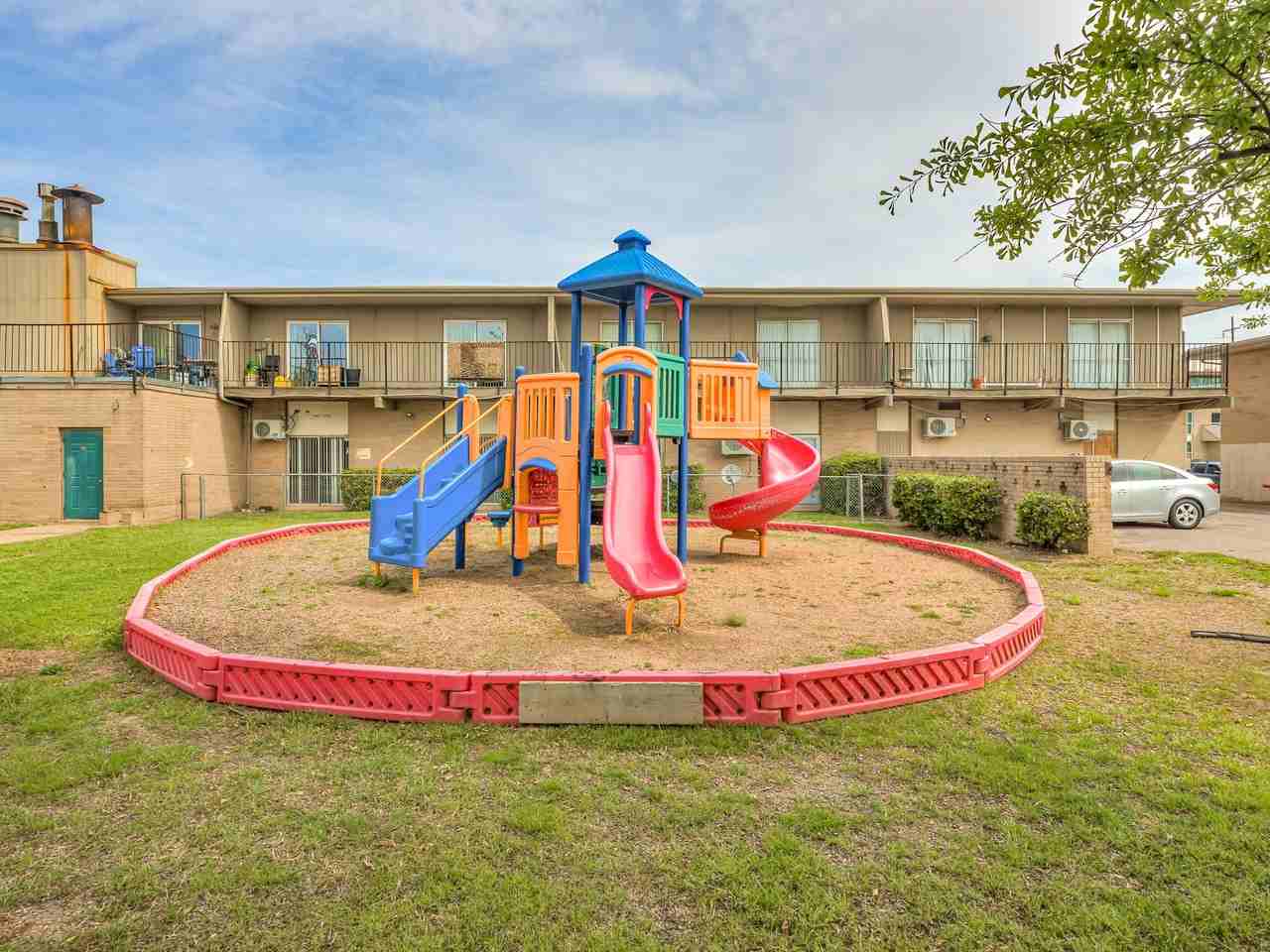 Hillcrest Apartments Model Units - Photo 5 of 35