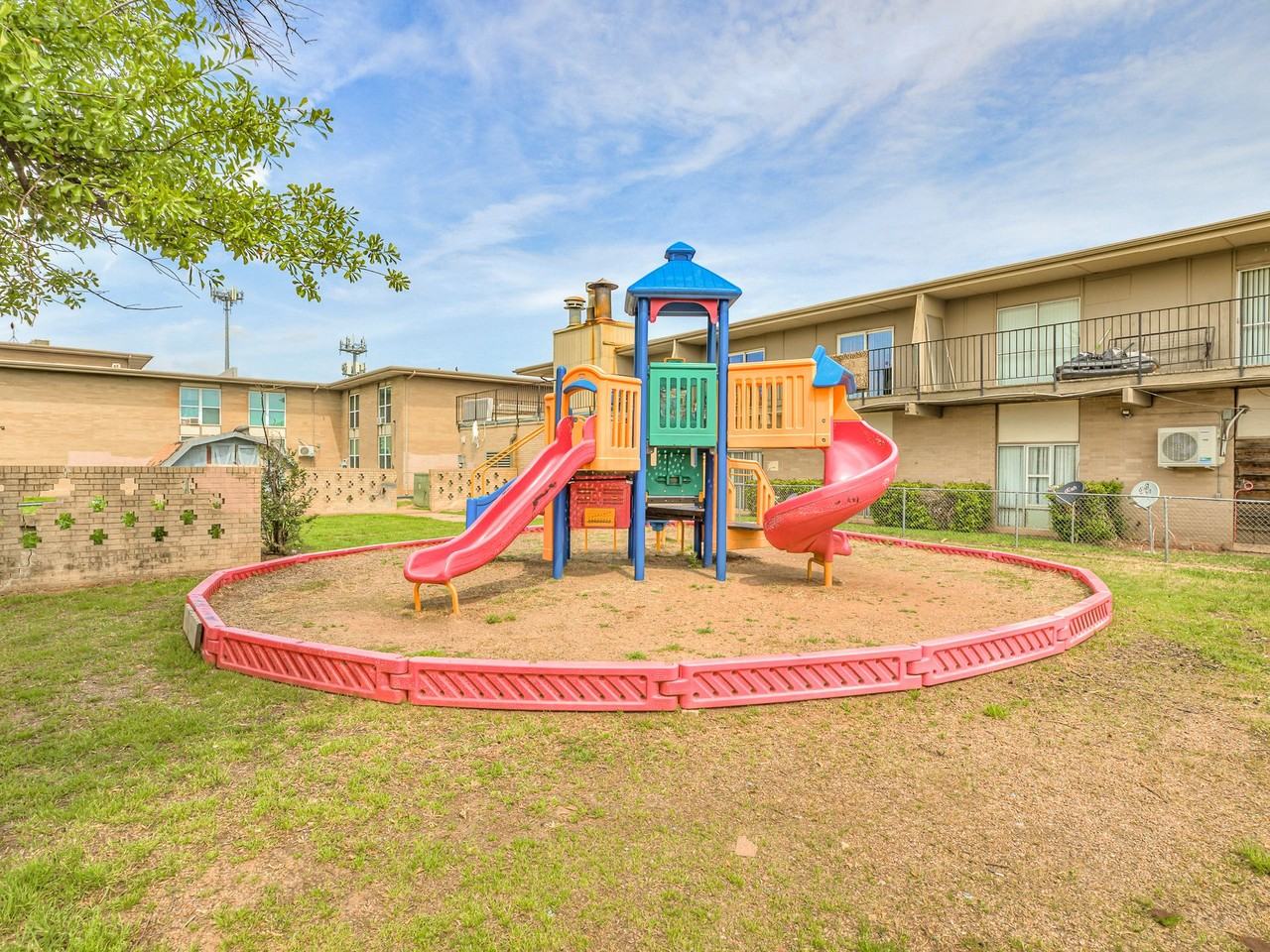 Hillcrest Apartments Model Units - Photo 7 of 35