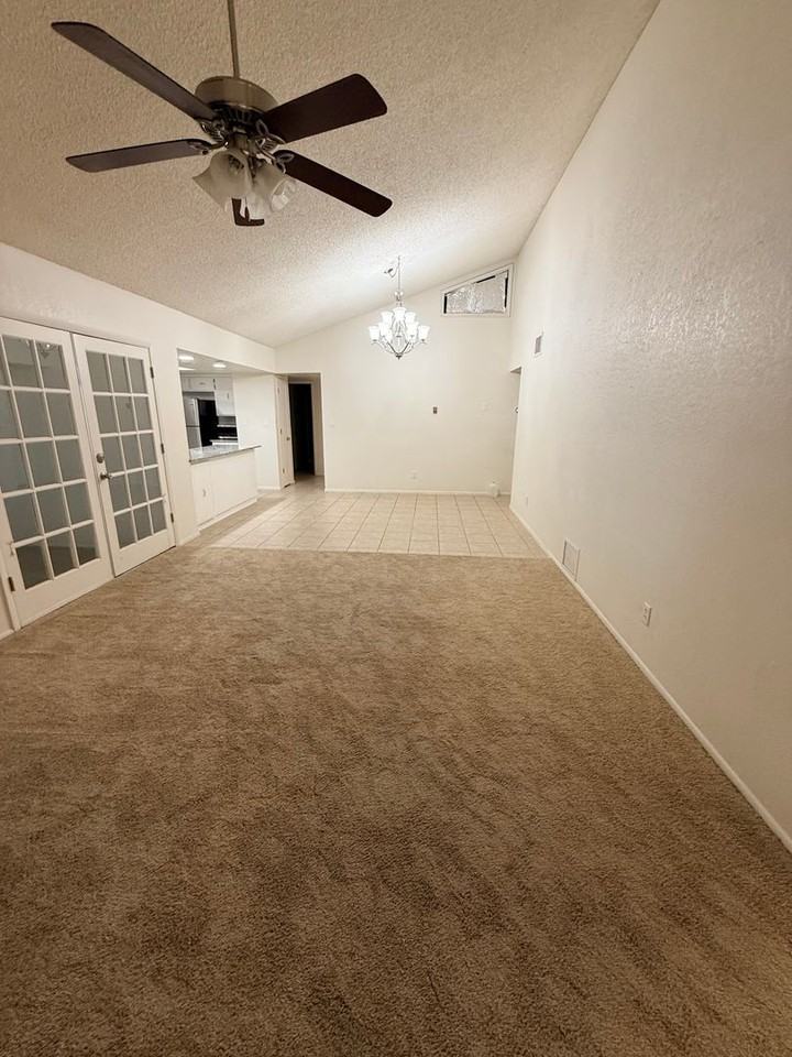 525 Duchess Dr - Photo 6 of 17